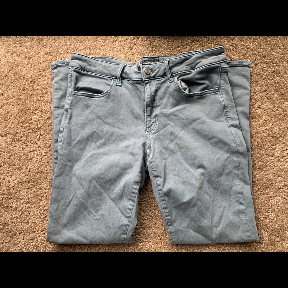 AMERICAN EAGLE JEANS